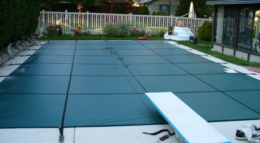 Safety Cover Heavy Duty Solid Latham Products Livonia, MI. Thomas Pool Service
